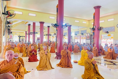 Trưởng lão Hoà Thượng thượng Giác hạ Quang - UVHĐTS GHPGVN, Phó Trưởng BTS - Trưởng Ban Tăng Sự GHPGVN tỉnh Đồng Nai, Trưởng Tông Phong Tịnh Độ Non Bồng quang lâm trường hạ chùa Long Phước Thọ